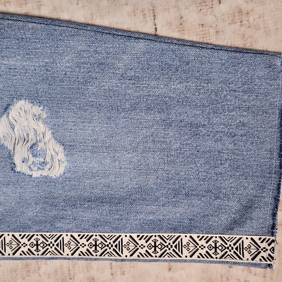 Lucky Brand Relaxed Taper W/ Side Stripe Jean In Sunbathe Ct. - Picture 9 of 11